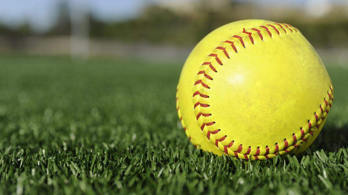 Richland Bombers clinch MCC title after perfect season. District play begins