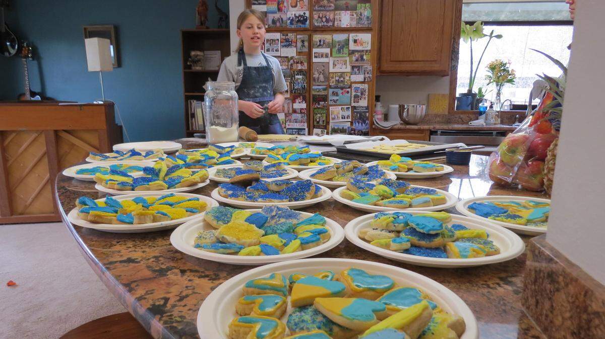 Several dozen cookies are ready to be delivered as part of 9-year-old Sage Egbert’s mission to help people in the Ukraine.