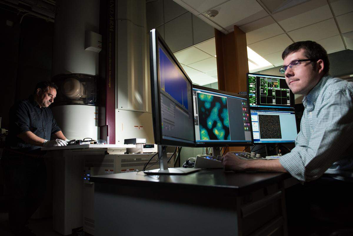 The Radiochemical Processing Laboratory at PNNL is home to a new flagship JEOL GrandARM-300F scanning transmission electron microscope. This unique instrument will allow unprecedented atomic-scale characterization of nuclear materials, structural alloys, and functional systems in dynamic conditions.