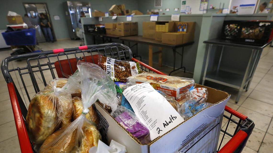 ‘Stepping up in a big way.’ Hanford contractors give $25K to Tri-Cities Food Bank