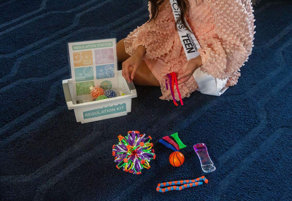 Miss Tri-Cities Outstanding Teen 2022 Kaiya Bates is raising money to put together CALM-ing kits for students.