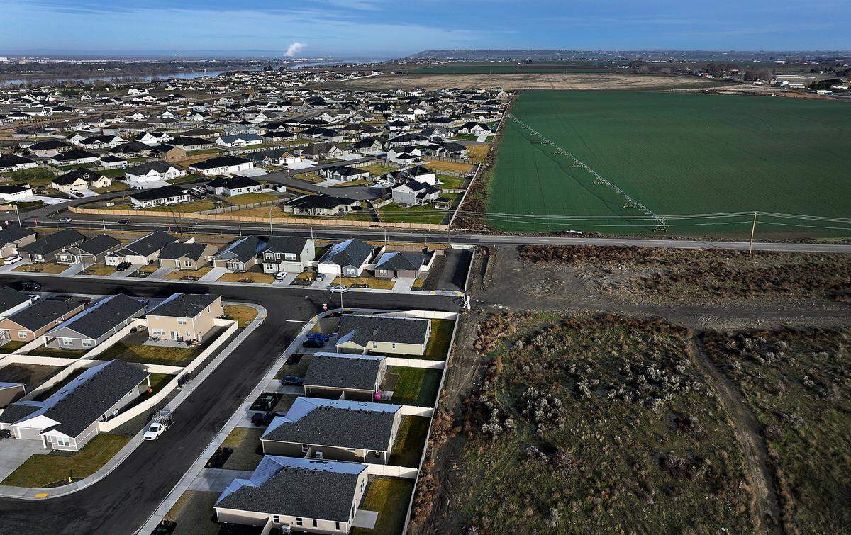 Pasco’s hottest housing development zones will be at its edges, including The Dunes off Burns Road near Road 112 in west Pasco.