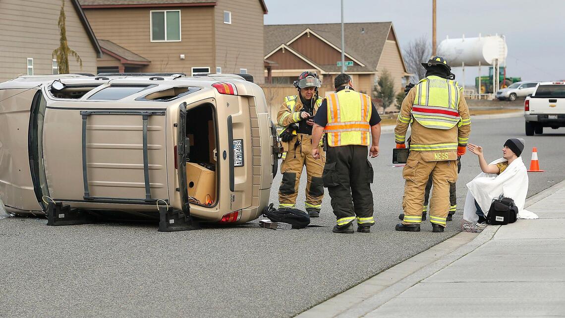 Teen flips SUV after crashing into parked truck in Pasco | Tri-City Herald