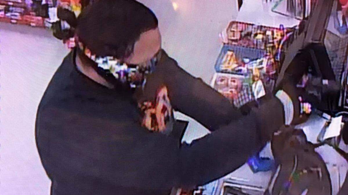 Kennewick police are hunting for a suspect who robbed a Volland Street convenience store early Tuesday.