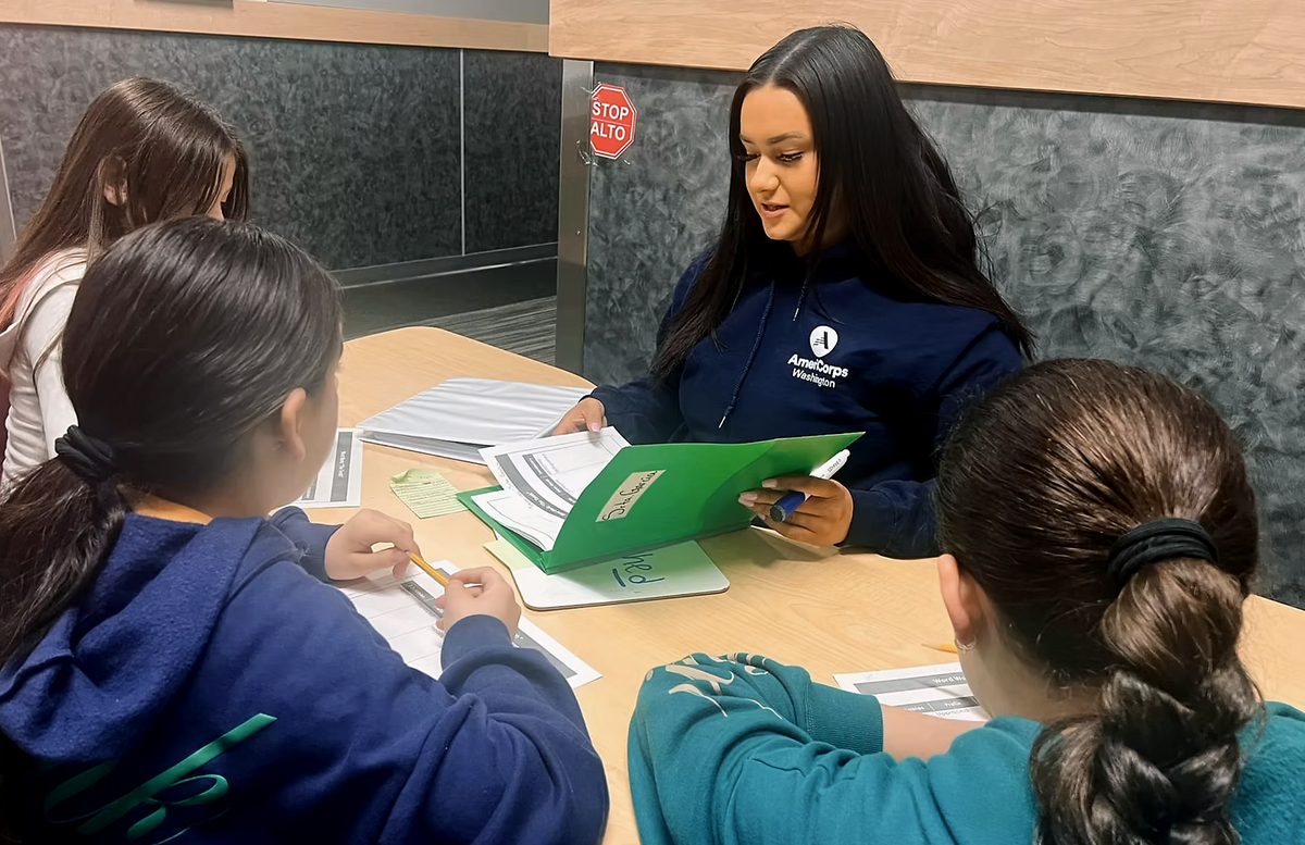AmeriCorps volunteers with Serve Tri-Cities tutor more than 1,500 Pasco elementary school students.