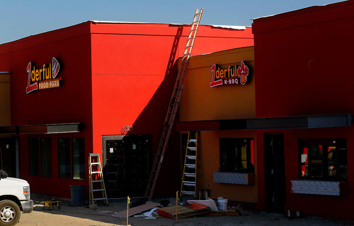 Signs have been installed on the new building being built for the 1derful Food Park at 6494 W. Skagit Ave. in west Kennewick. The business will feature walk-up order windows for seven restaurant kitchens.