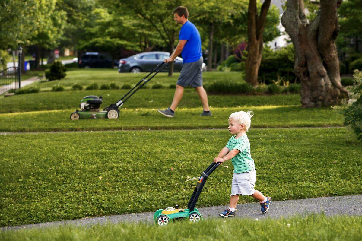 The Environmental Protection Agency recommends waiting until evening to use gas-powered lawnmowers on days when ozone levels are expected to be high. Children, the elderly, people with lung disease and those who work hard or exercise outdoors are most at risk.