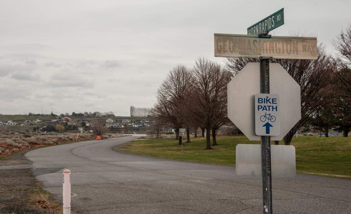 A proposal for another bridge connecting Richland and Pasco spanning the Columbia River starting from Horn Rapids Road and extending into Franklin County has been replaced by other possible solutions for traffic congestion in Richland.