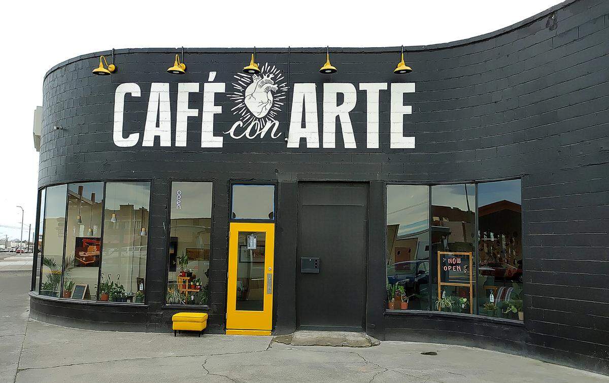 Cafe con Arte building in downtown Pasco.