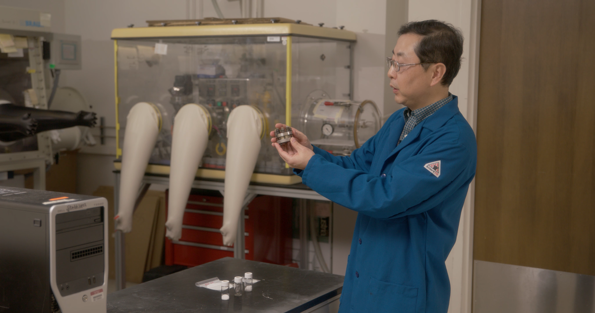 Materials scientist Guosheng Li and his colleagues at PNNL demonstrated that a new design for a grid energy storage battery built with low-cost sodium and aluminum could provide a pathway toward a safer and more scalable stationary energy storage system.