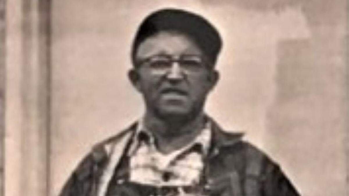 Washtucna’s Town Marshal Walter Little was shot while he was in the town’s general store 60 years ago. Pasco police honored him at a recent ceremony.