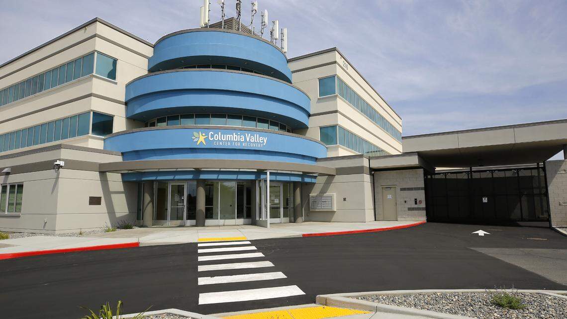 New doctors, rattlesnake season, recovery center delay. Tri-City health news