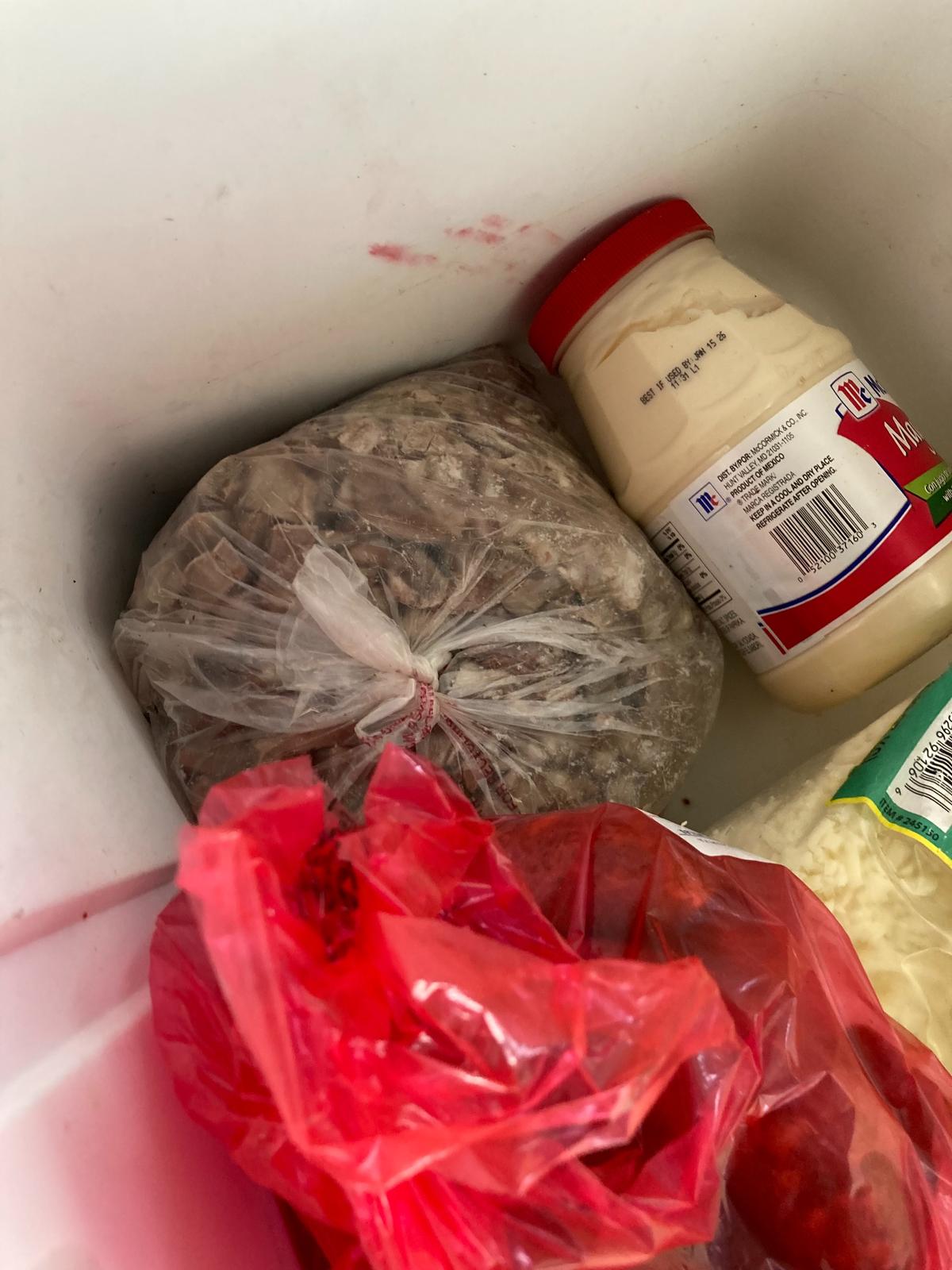The Benton Franklin Health District is receiving reports of pop-up food vendors without permits, that haul in food, including raw meat, in coolers with no ice.