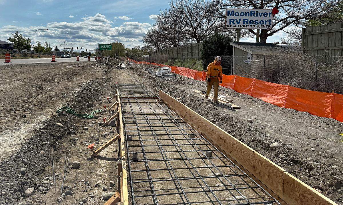 Washington State Department of Transportation Highway 240 project near Moon River Trailer Park in Richland.