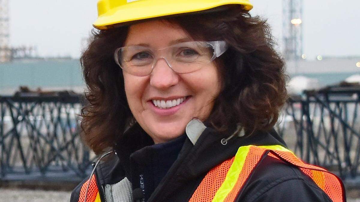 Valerie McCain, Bechtel National project director for the Hanford vitrification plant
