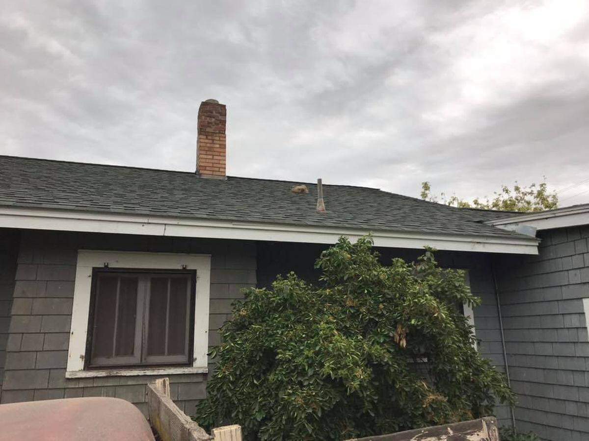 A man left a wig on a roof after police spotted him. The man was seen by people in the neighborhood prowling cars.
