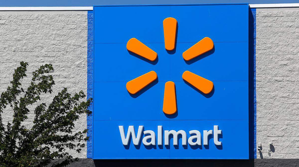 A Richland man is suspected of robbing the Pasco Walmart.