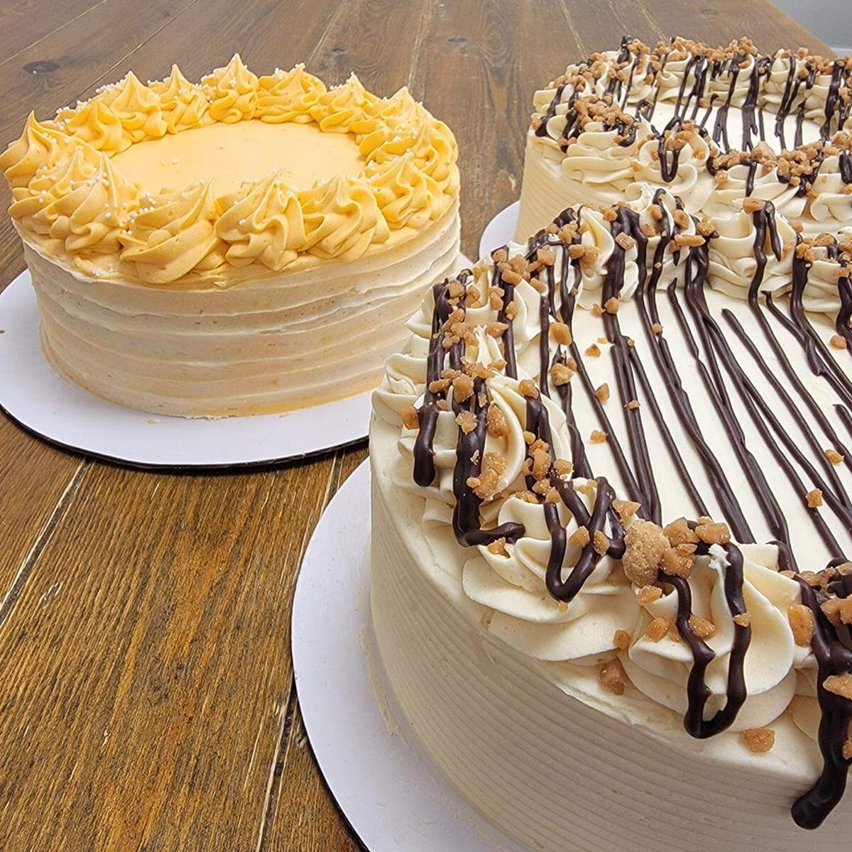 Annelee Giese is opening Rise & Shine Bake Shop in downtown Kennewick, offering treats like chocolate salted caramel and creamsicle cakes.