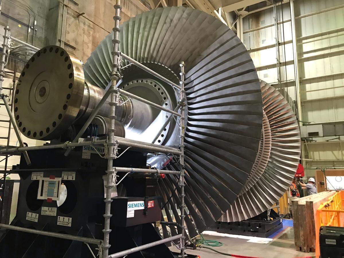 The Columbia Generating Station reconnected to the Northwest power grid this week following its 24th nuclear refueling. In addition to replacing 260 of the 764 nuclear fuel assemblies in Columbia’s reactor core, work crews installed a 34-foot, 133-ton refurbished low-pressure turbine rotor.