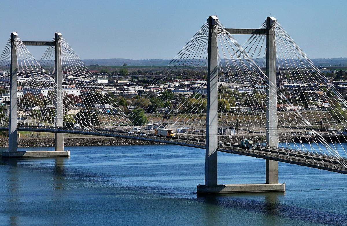 Drone photo of the cable bridge linking Pasco and Kennewick spanning the Columbia River. 