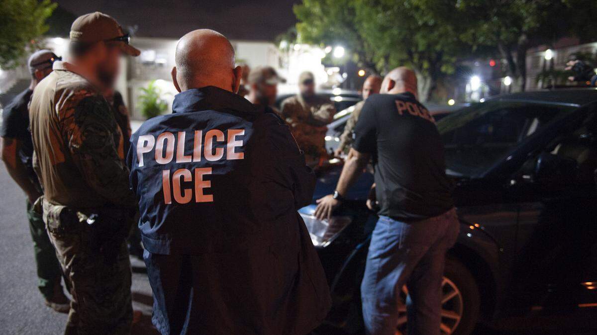 ICE Enforcement and Removal Operations Fugitive Operations and Special Response Team members conduct arrests in Miami, Florida.