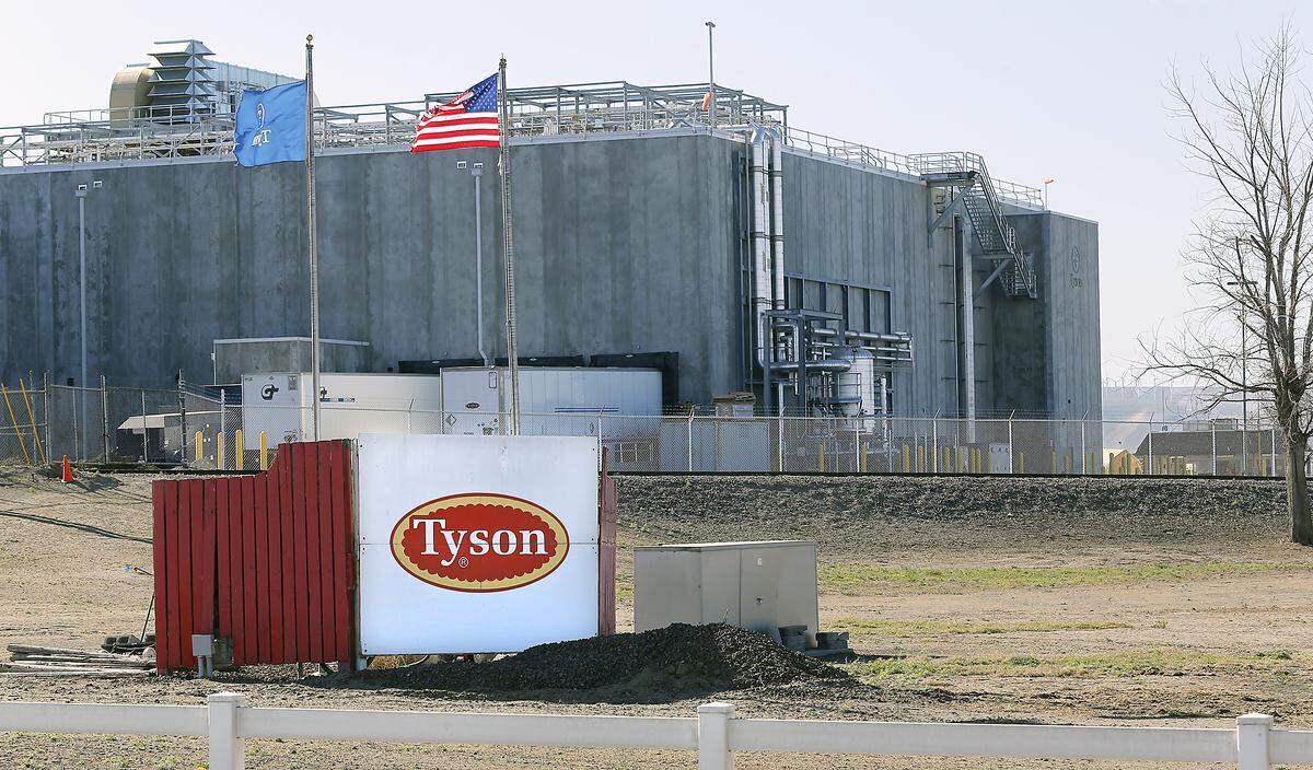 Tyson Fresh Meats beef plant on Dodd Road in Wallula, south of Pasco, closed temporarily Friday to test about 1,400 workers for COVID-19.