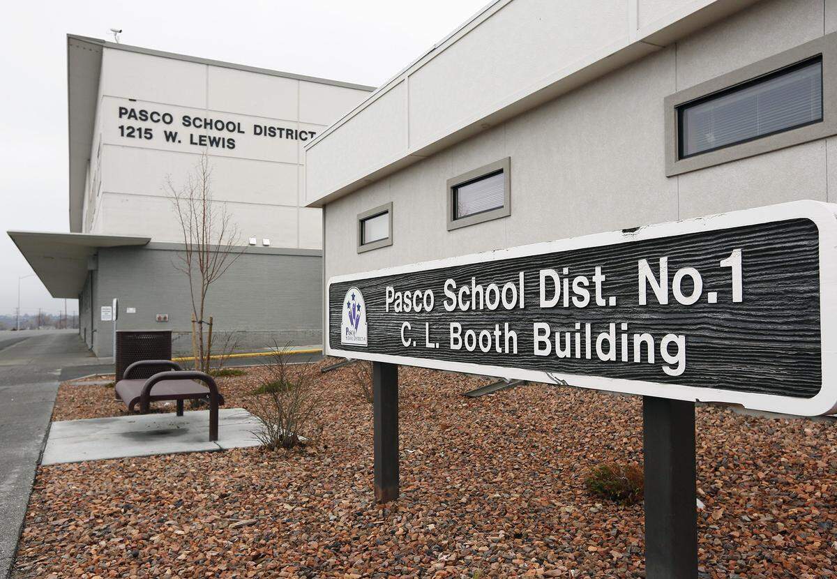 The current contract for the Pasco School District’s 1,200 teachers expires Friday.