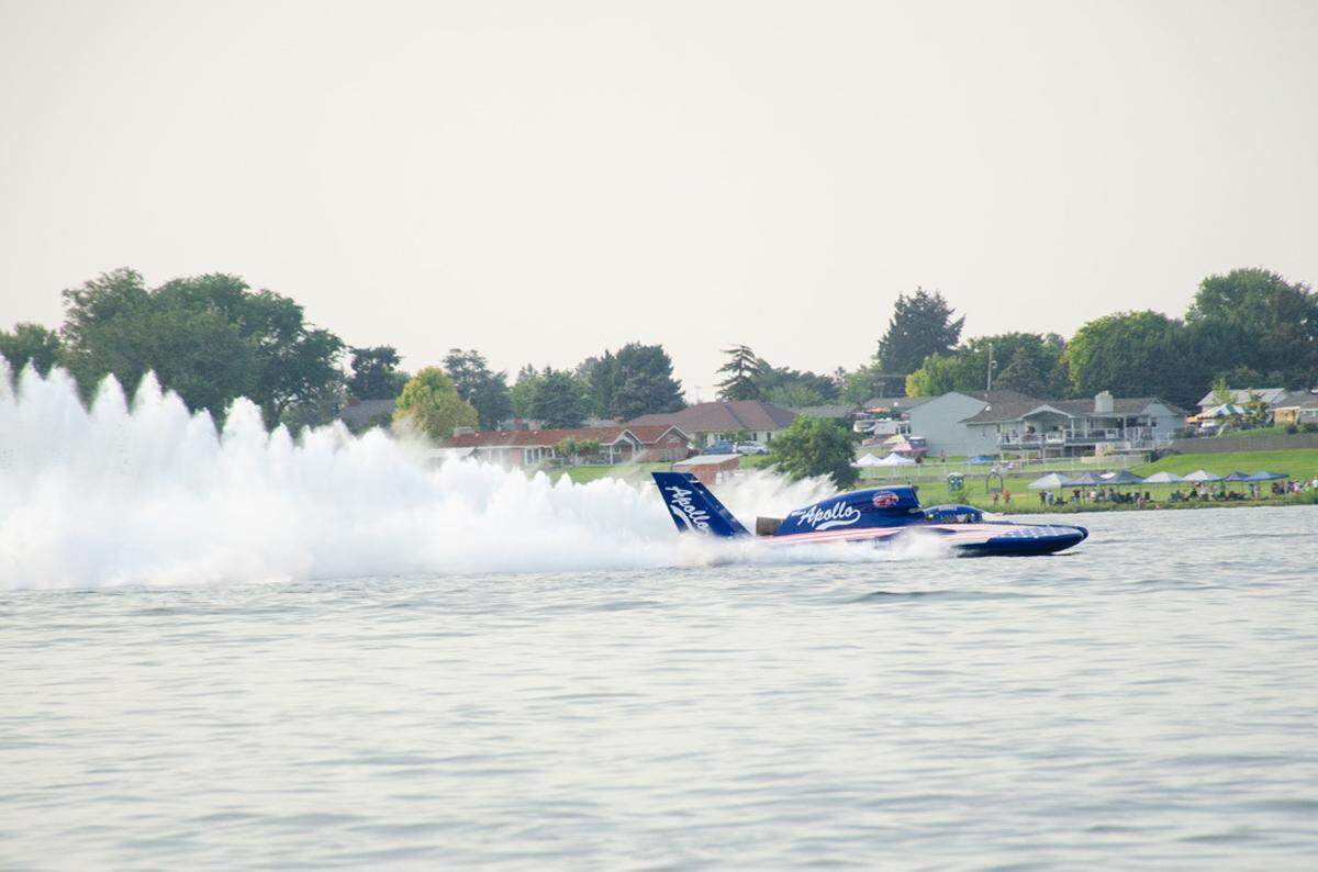 Dave Villwock leads in the U-27 Miss Apollo during an H1 Unlimited heat race along the Columbia River. The 2024 Water Follies Apollo Columbia Cup and STCU Over-the-River Air Show took place Friday, July 26, through Sunday, July 28.