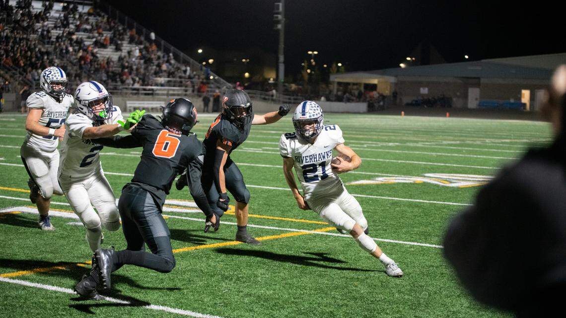 Mid-Columbia Conference sending 5 teams to the WA state football playoffs
