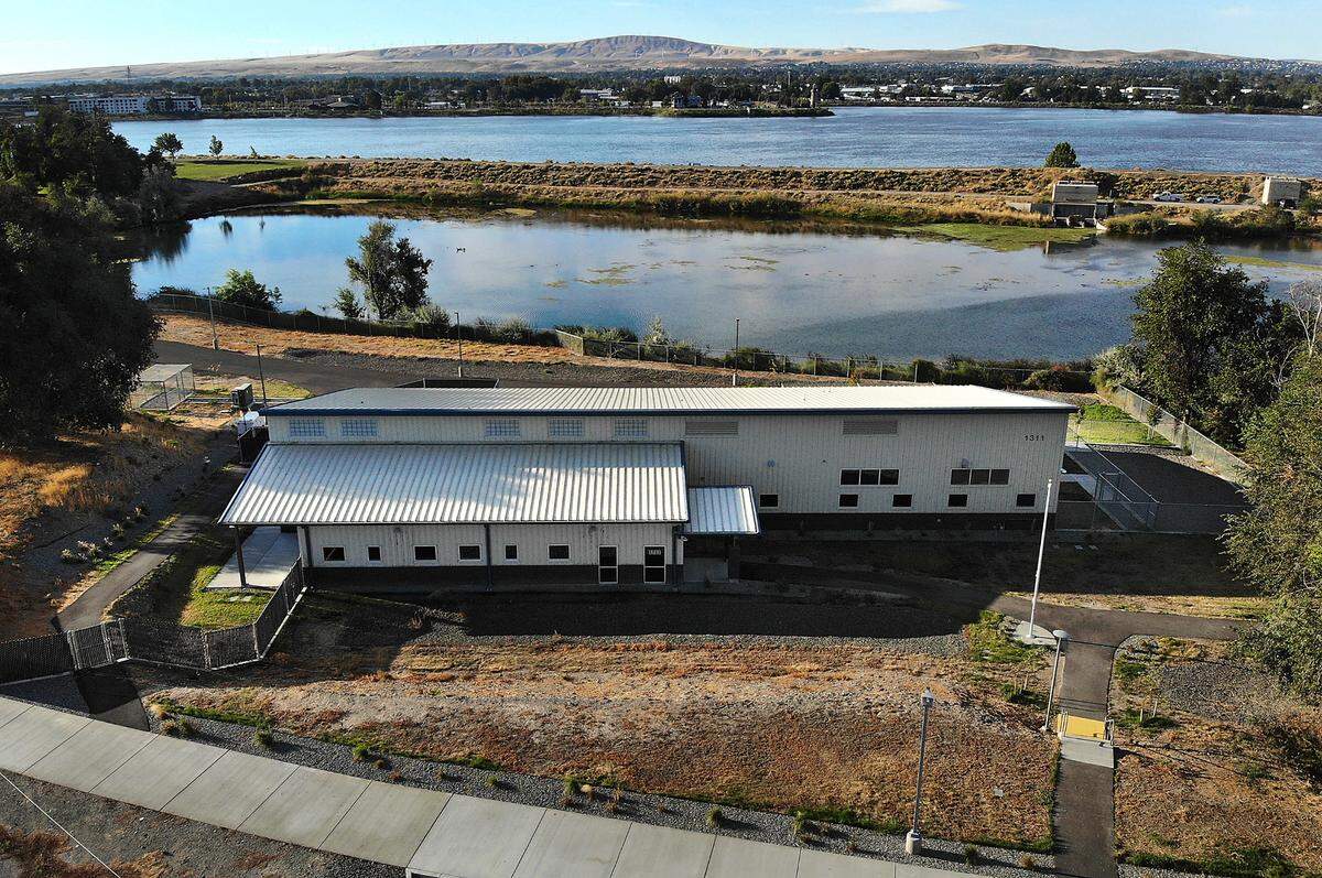 The new 9,600-square-foot Tri-Cities Animal Shelter building is on 2.5 acres adjacent to the existing facility off South 18th Avenue in Pasco. The new $4.1 million facility replaces three aging structures, one of them dating back to the 1950s. It’s a partnership project between the cities of Pasco, Kennewick and Richland.