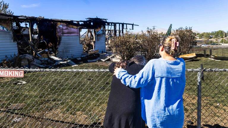 Update: 4 homes destroyed by fire west of Tri-Cities. Evacuations lifted