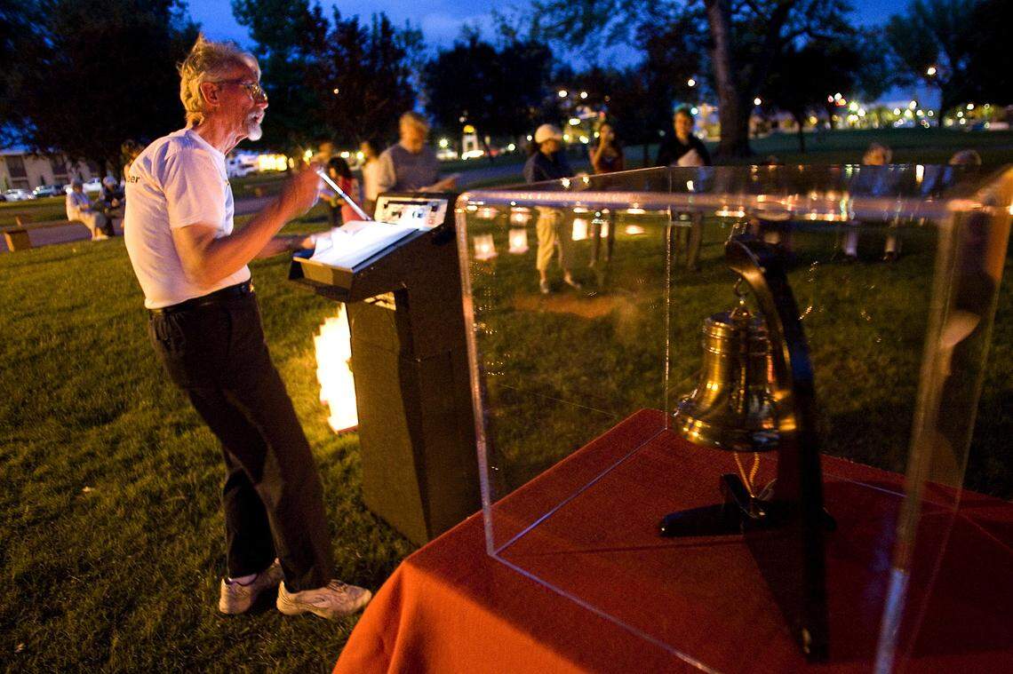 At the Atomic Cities Peace Memorial in August, 2010 at John Dam Plaza in Richland, Jim Stoffels said “Our purpose here tonight is not to judge the past, but to mourn it.” 