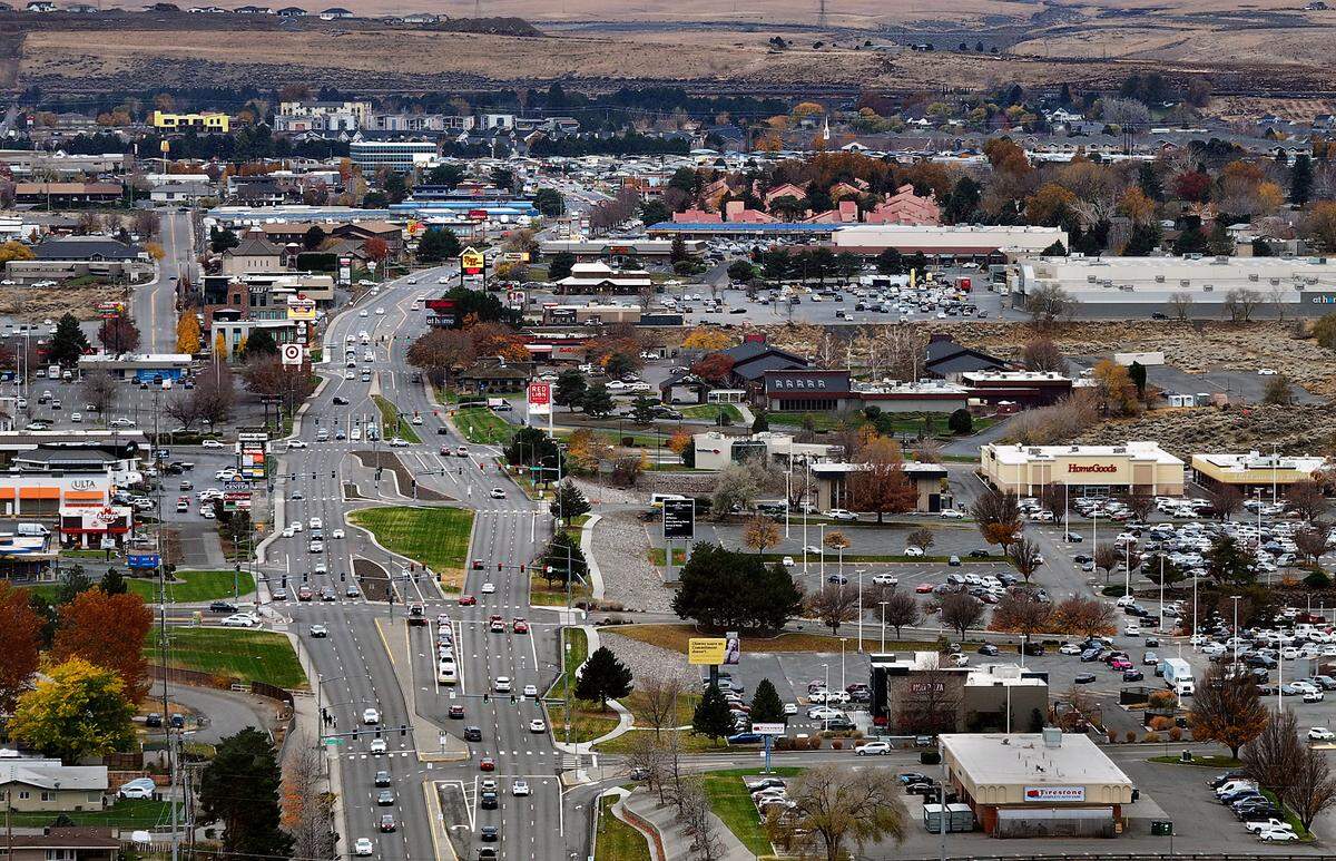 Kennewick’s busiest corridor, Columbia Center Boulevard, carries about 40,000 vehicles a day.