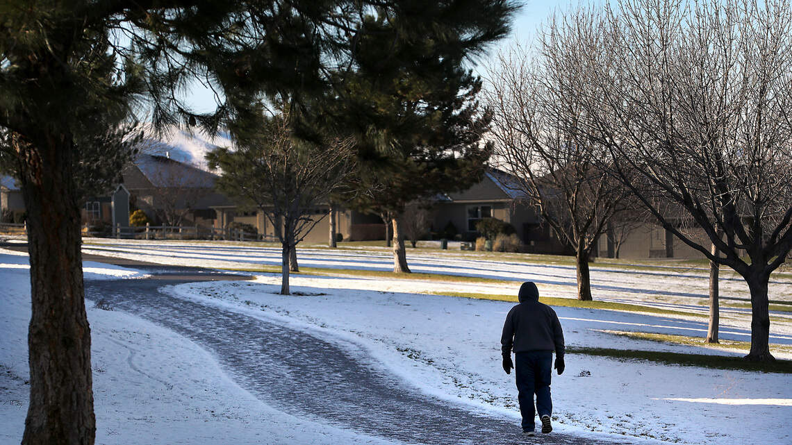 Snow lingers as freezing temps ice the Tri-Cities. Windchill could send temps below 0