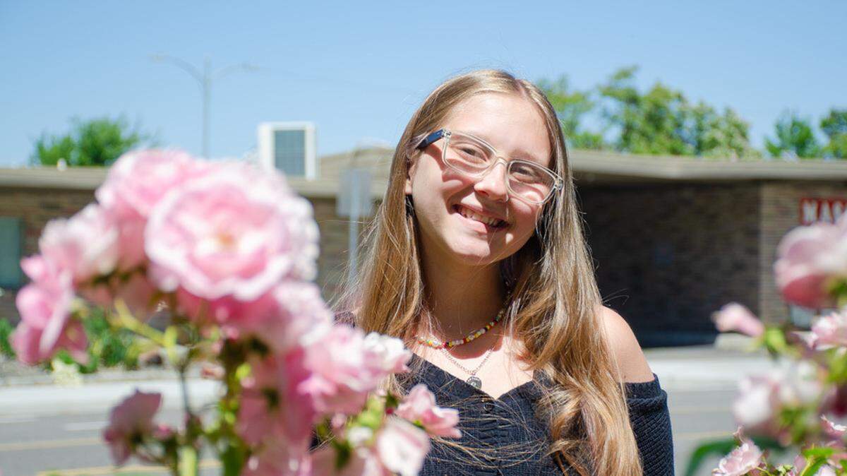 Erika Meneni, a 2024 Richland High School graduate, tells the Tri-City Herald how her network of supporters helped her overcome housing insecurities and learning challenges during the COVID pandemic to graduate.