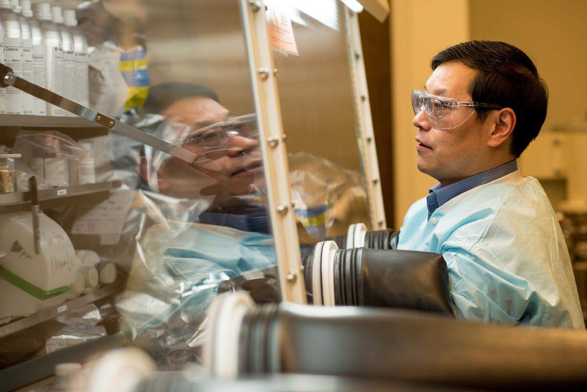 In the quest to help batteries in electric cars function better and last longer in extreme temperatures, materials scientist Wu Xu and his colleagues at PNNL tested compounds that could be added to a battery’s electrolyte, identifying which combinations worked best to protect the key elements of the battery in the heat and cold.