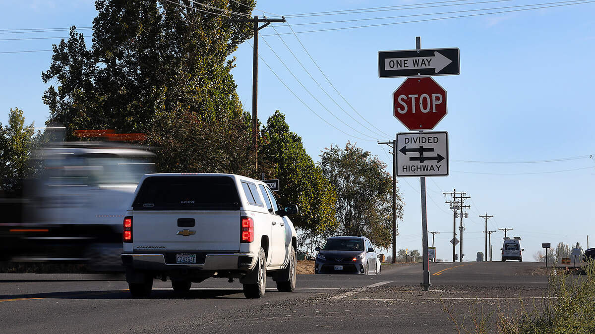 Multiple people have been hurt and killed in vehicle collisions at the Highway 395 intersection with Selph Landing and Crestloch Roads 