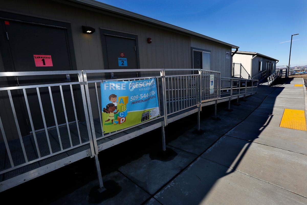 The Lakeview Early Learning Center is a partnership between the ESD 123 Early Learning Education Assistance Program (ECEAP) and Pasco School District, where children age three to five can experience a learning environment in the Lakeview Community.