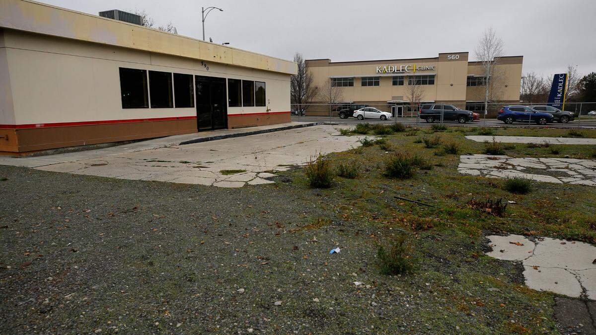 The former Circle K gas station at the busy corner of Leslie Road and Gage Boulevard has long been vacant.