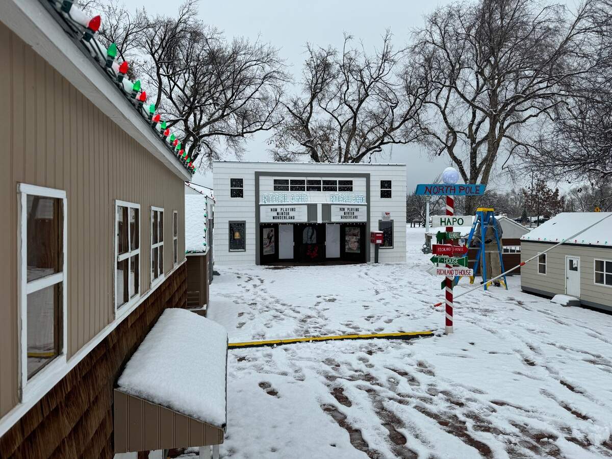 Richland’s Winter Wonderland village got a seasonally fitting dusting of snow Friday morning ahead of the Christmas festivities kick off.