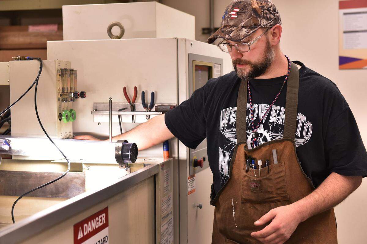 In addition to laboratory machinists, such as Perry McBreairty, who fabricate custom parts for use in labs, PNNL’s skilled labor workforce includes millwrights, carpenters, sheet metal workers and electricians, along with a variety of other trades and specialties.