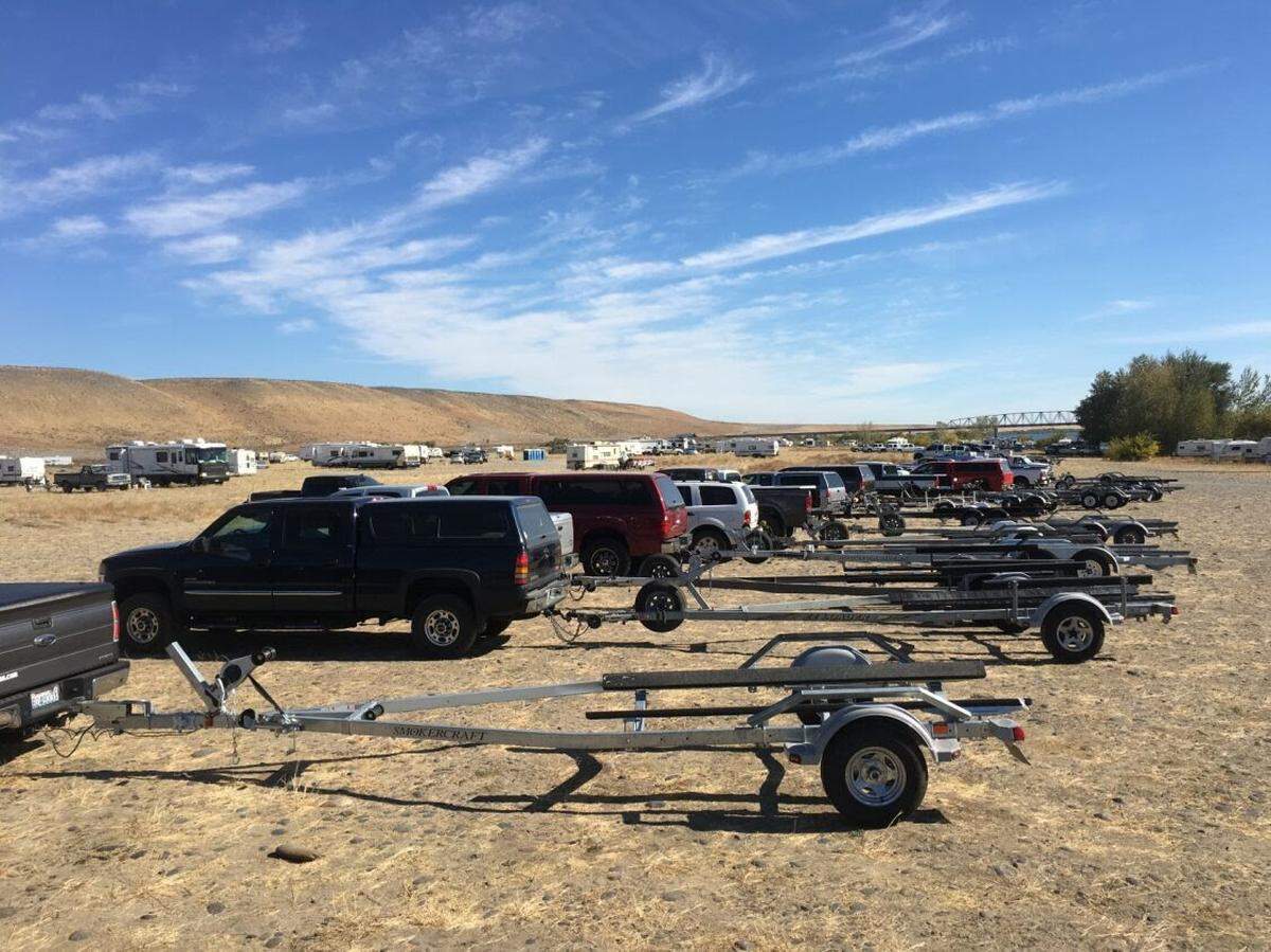 Campers, trucks, and boat trailers at the Vernita Bridge site during a recent fall Chinook fishing season.