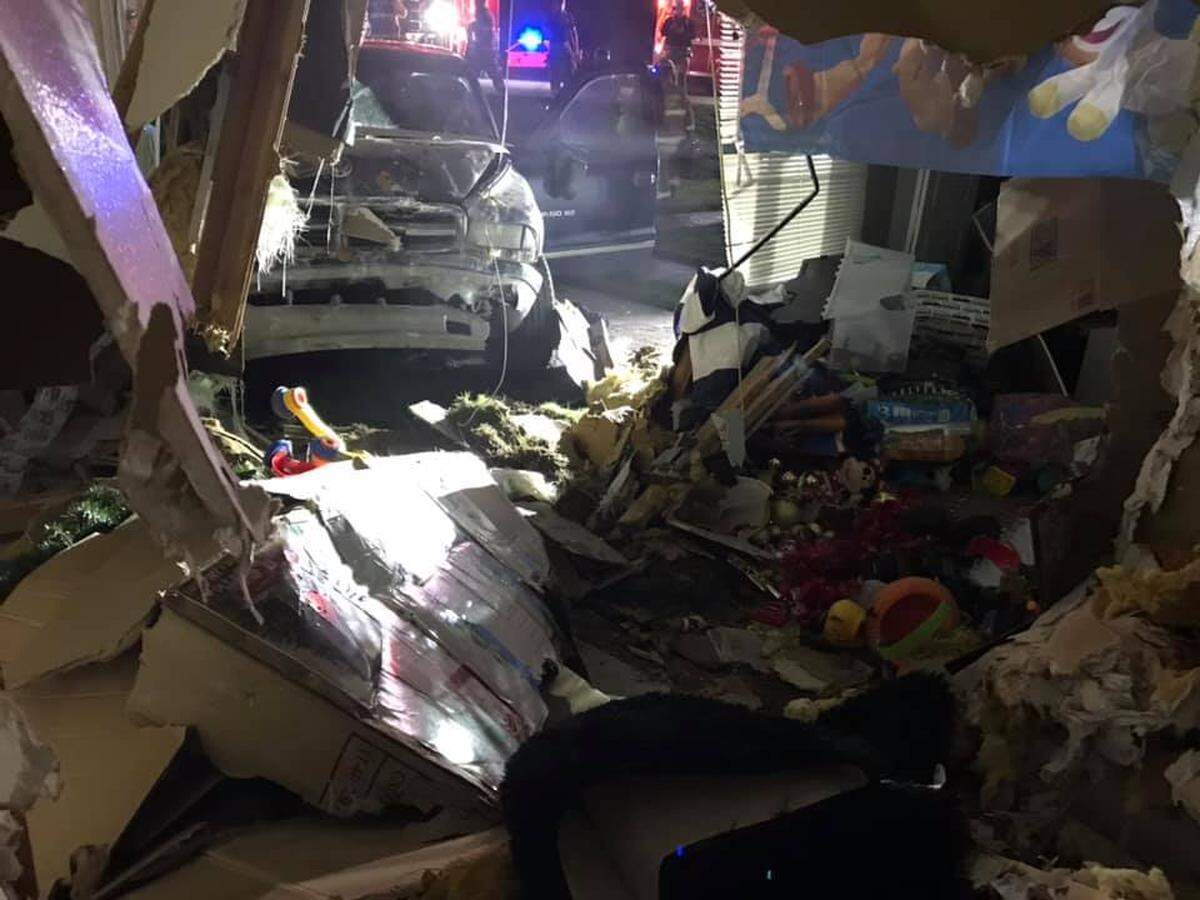 An SUV that police had tried to pull over just minutes before crashed into a Kennewick apartment complex Friday night.