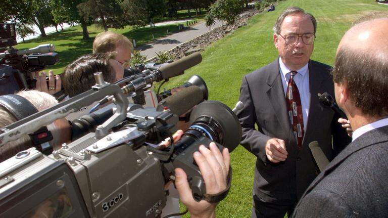 Former top official with ‘most important, difficult job’ at Hanford nuclear site dies