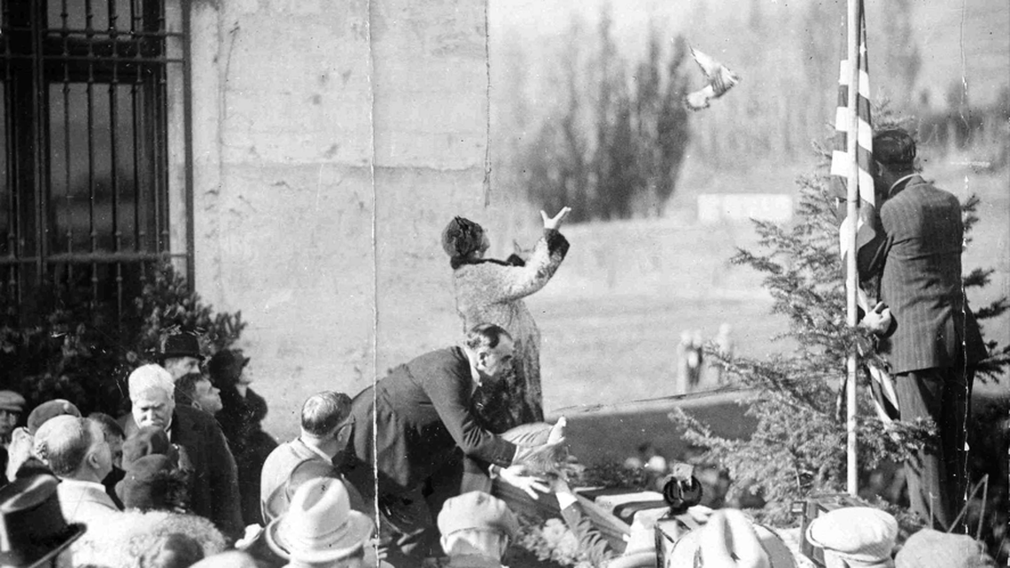 A queen dedicated this WA art museum 100 years ago. See new exhibit in her honor