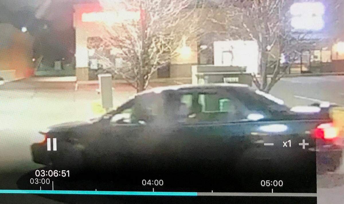 A Honda was spotted at both the Pasco and Kennewick burglaries of coffee shops.