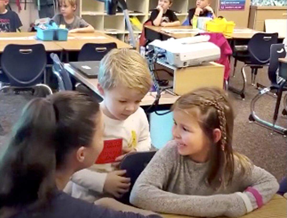 Kennewick first-grader Mya Osborn is being called a hero after saving her younger cousin from likely drowning in a swimming pool this past summer.