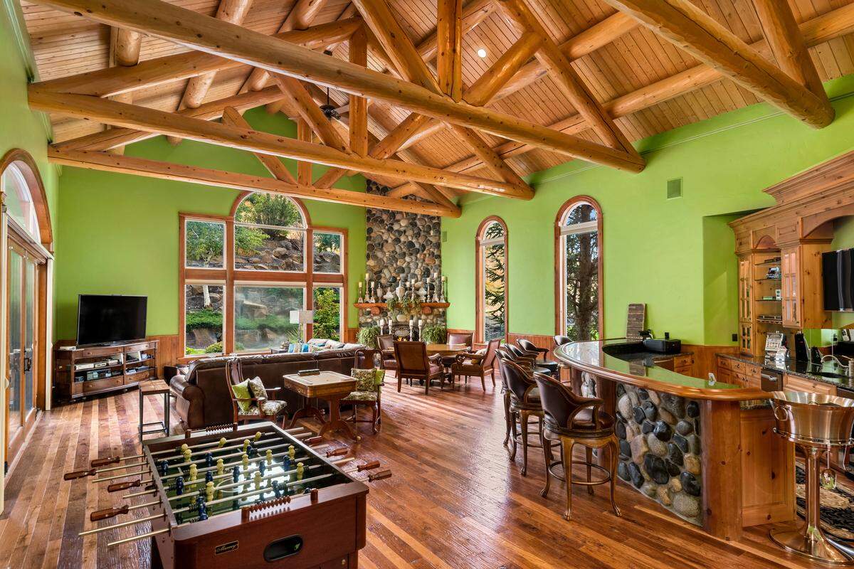 The Kennewick estate first built by Olie “the Goalie” Kolzig and his wife Christin sold at auction to a Tri-Cities developer.