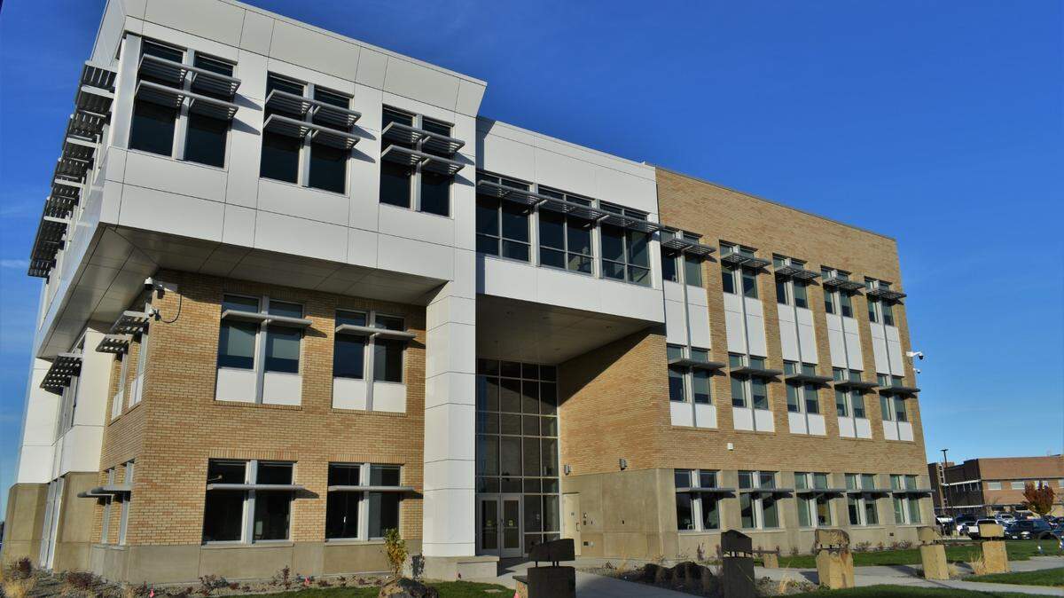 Benton County’s new administration building held its grand opening Monday. The building houses the offices for the assessor, auditor, commissioners, treasurer, and administration.