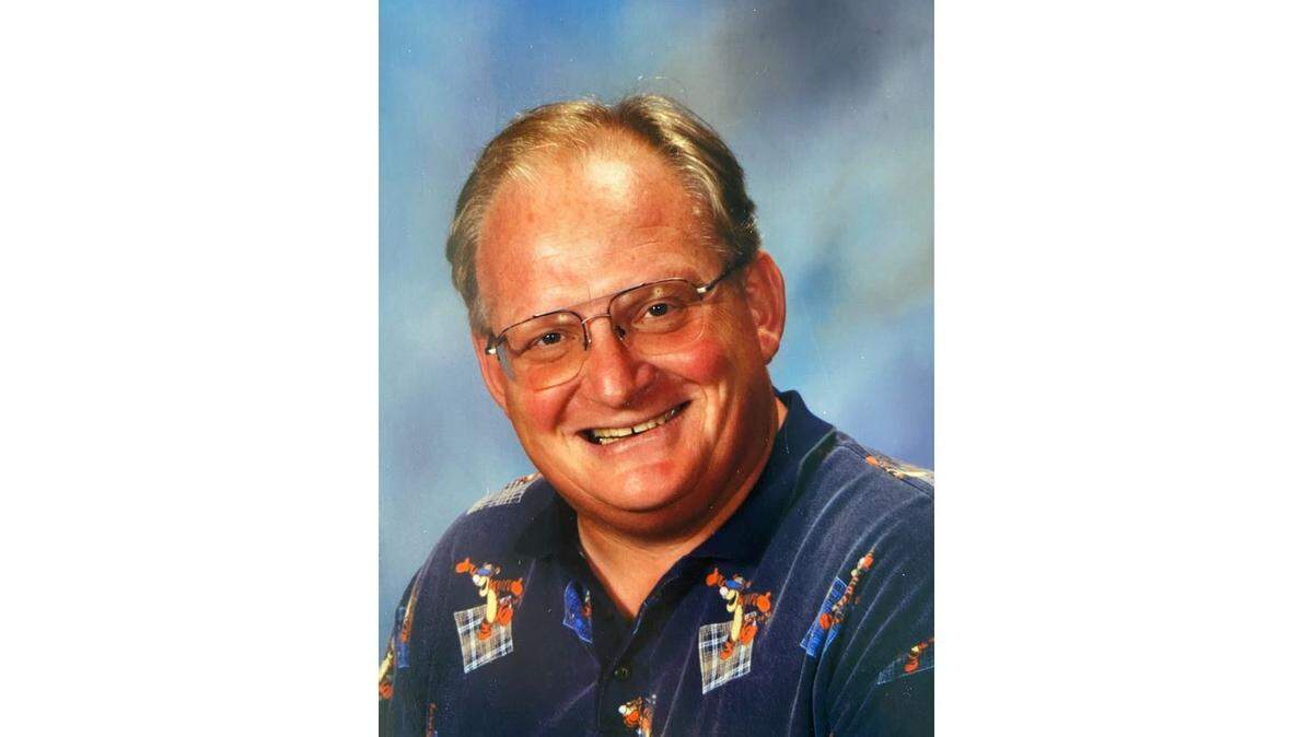 Jeffrey Hanan died in an accident in a Franklin County garage. He was remembered by hundreds of students for helping them with their cars and their lives.